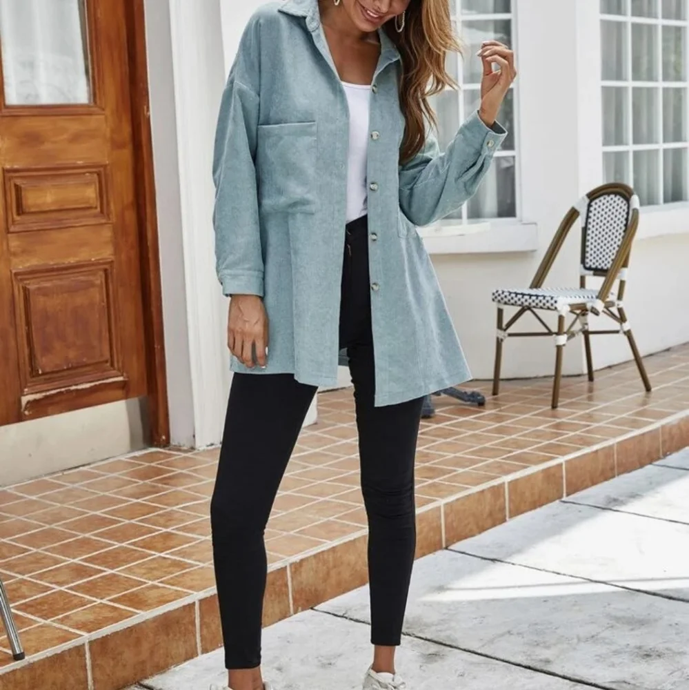 Spring buttoned jacket - Picture 3 of 6